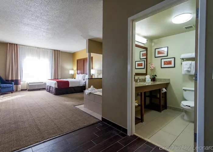 Comfort Hotel Tulsa